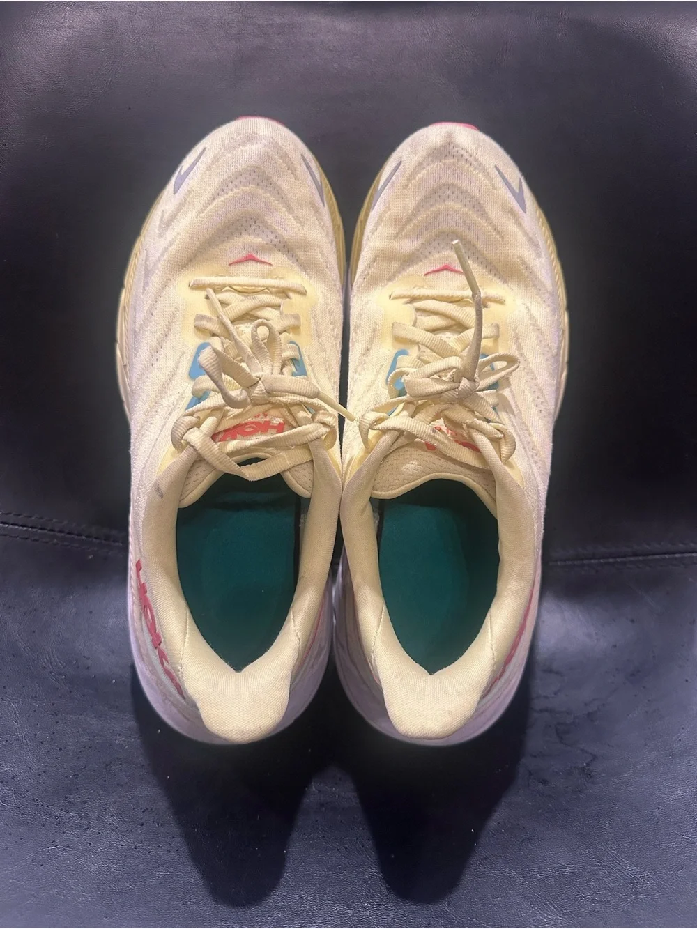 HOKA Arahi 6 Running / comfort Shoes Women’s Size 9.5 Yellow Pear/Sweet Corn